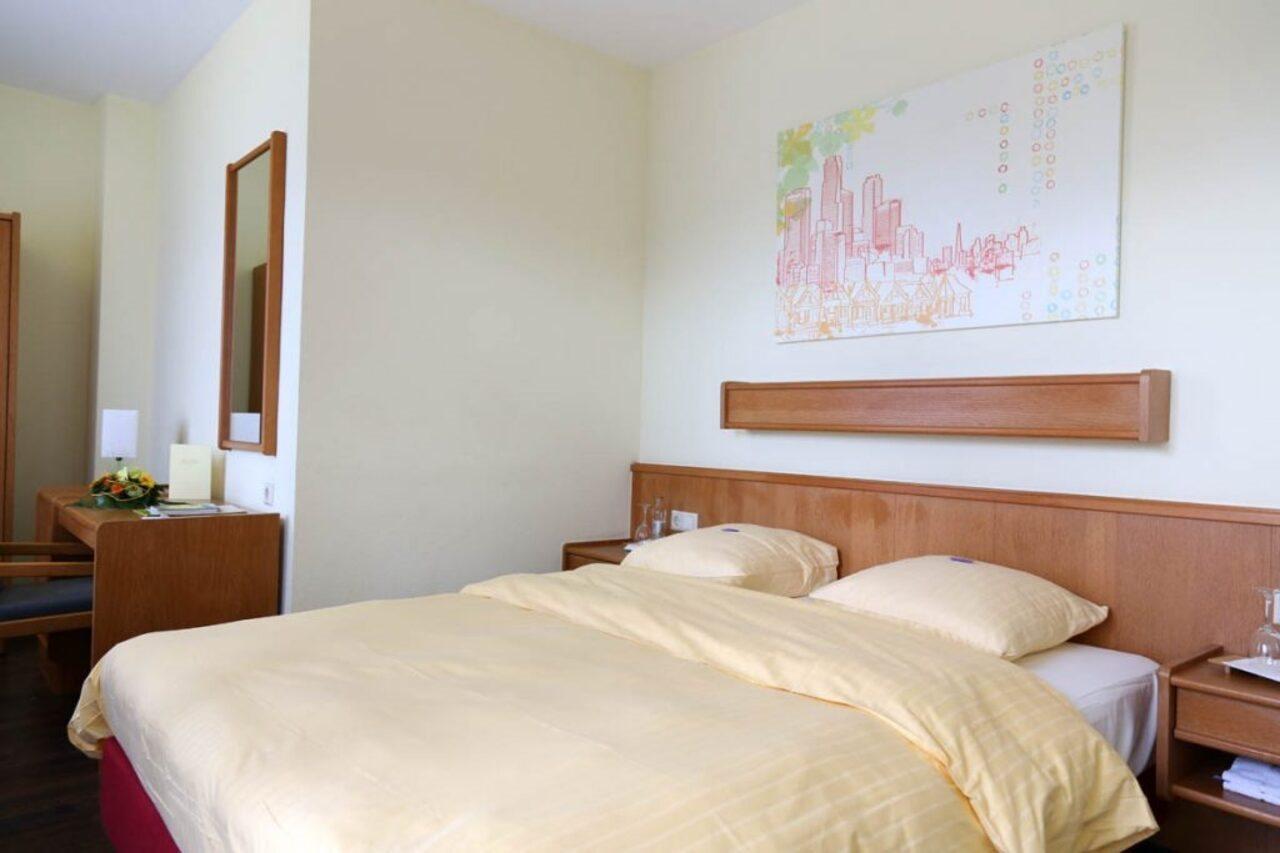 Logis Hotel Acacia Esch-sur-Alzette Exterior foto