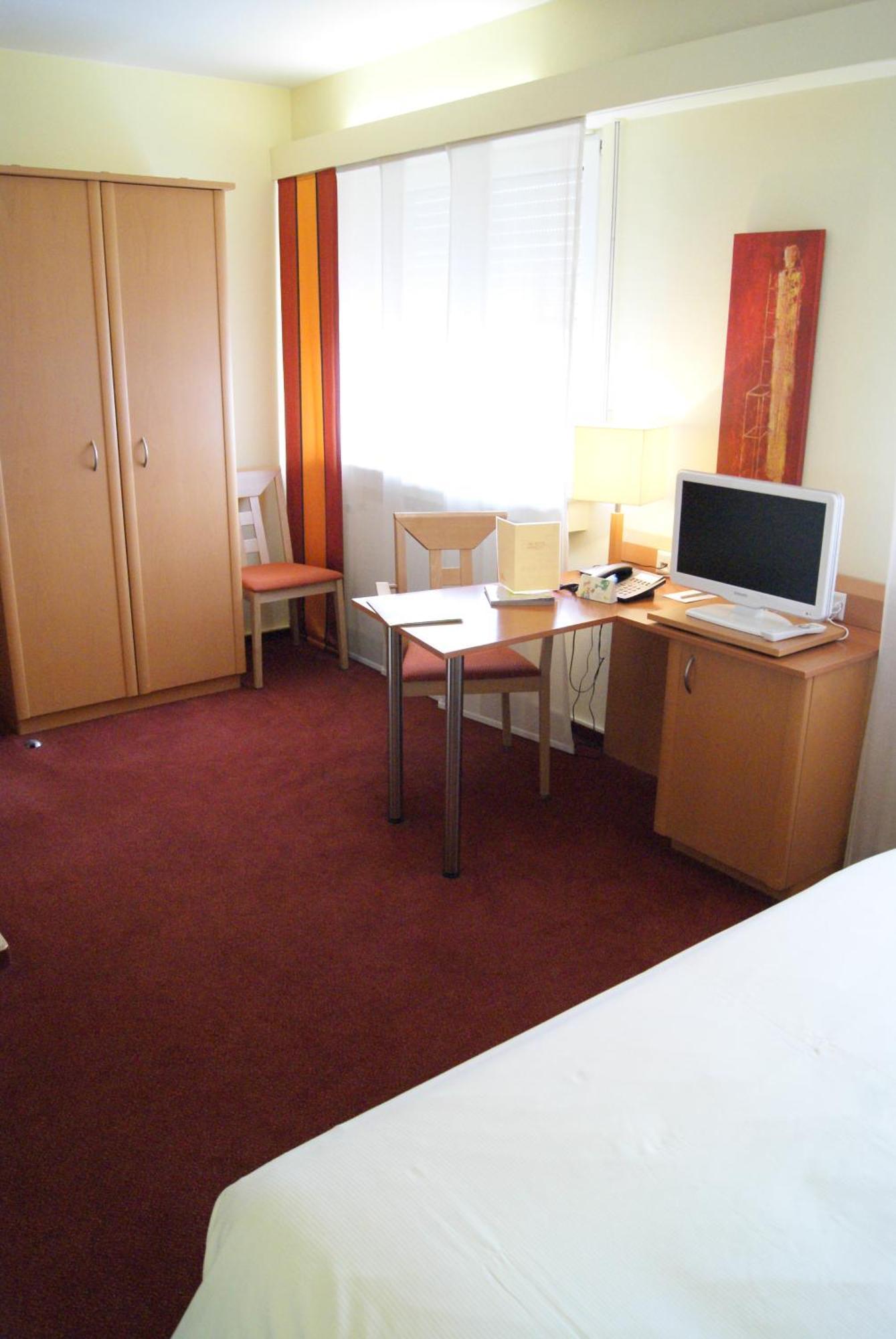 Logis Hotel Acacia Esch-sur-Alzette Exterior foto