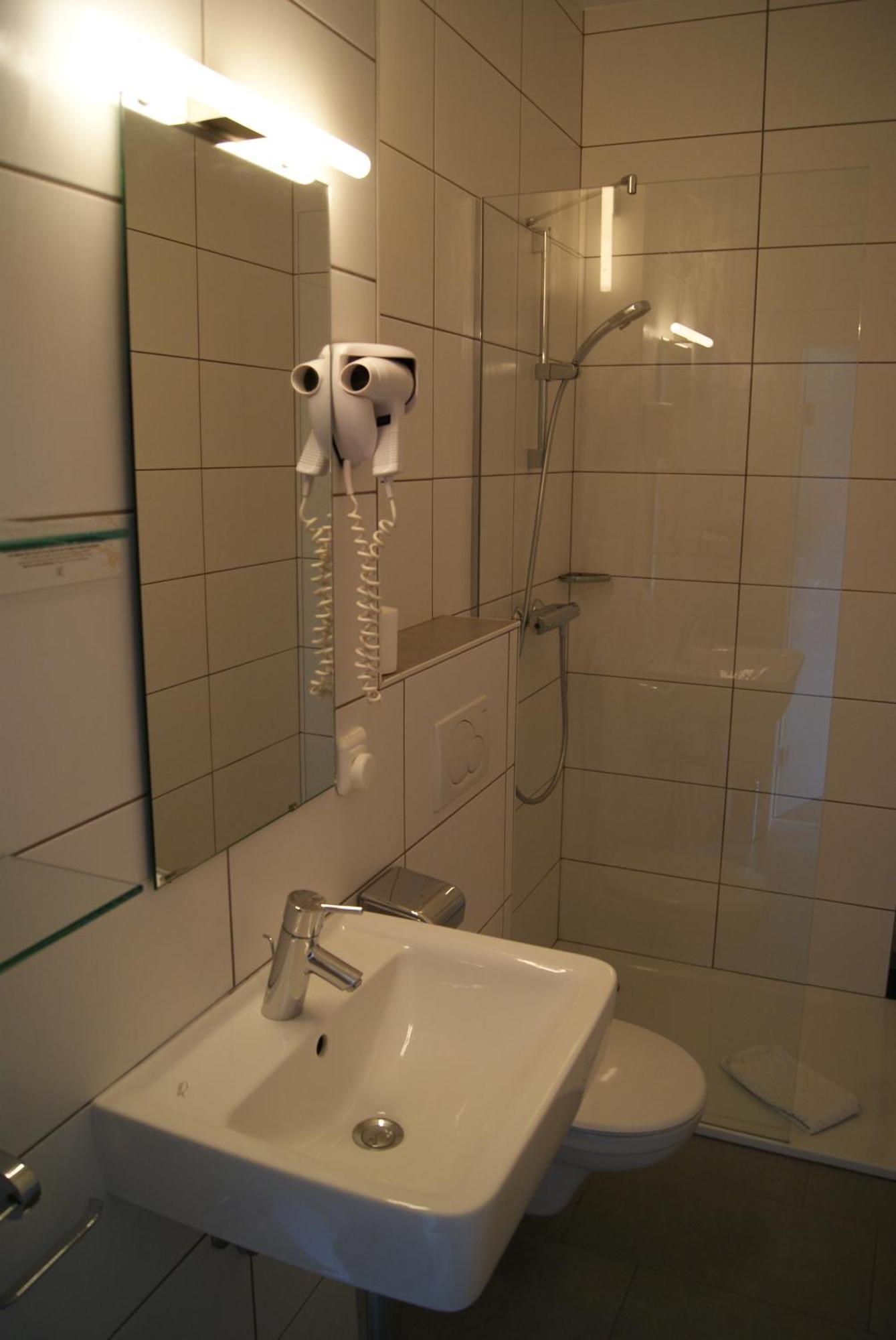 Logis Hotel Acacia Esch-sur-Alzette Quarto foto