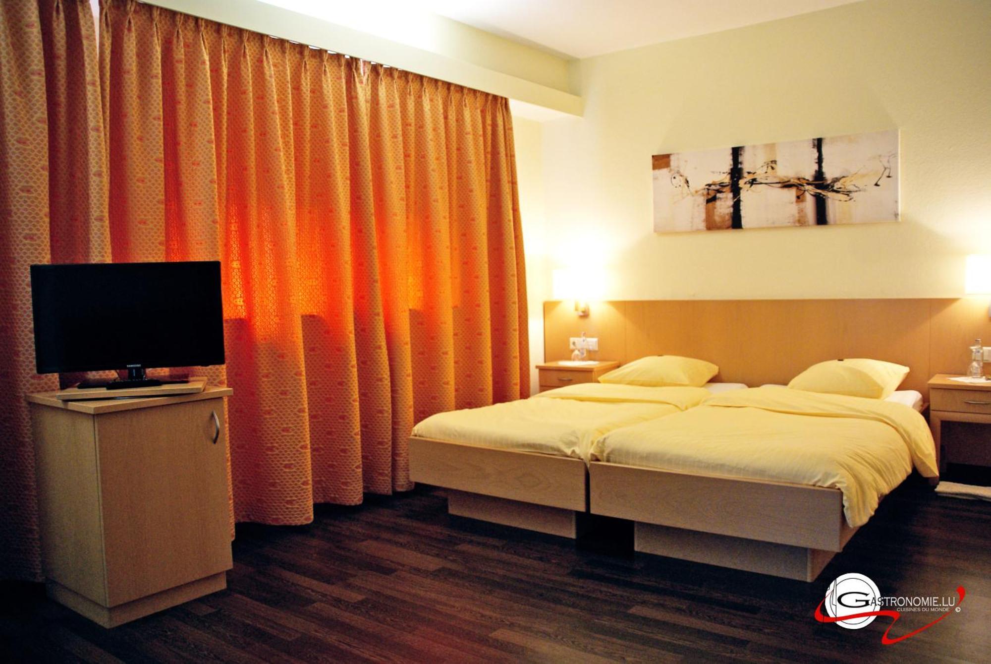 Logis Hotel Acacia Esch-sur-Alzette Quarto foto